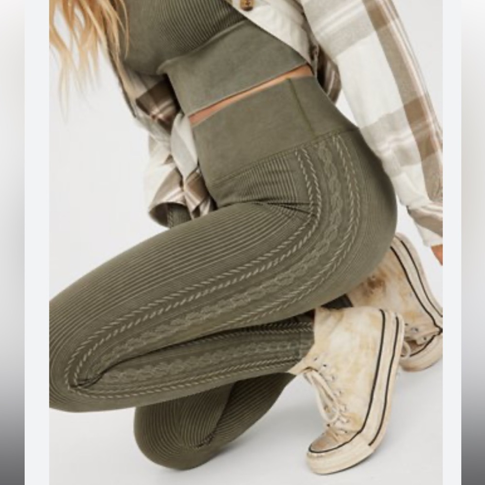 Offline by Aerie New Seamless Cable High Waisted Legging | Size M | Green